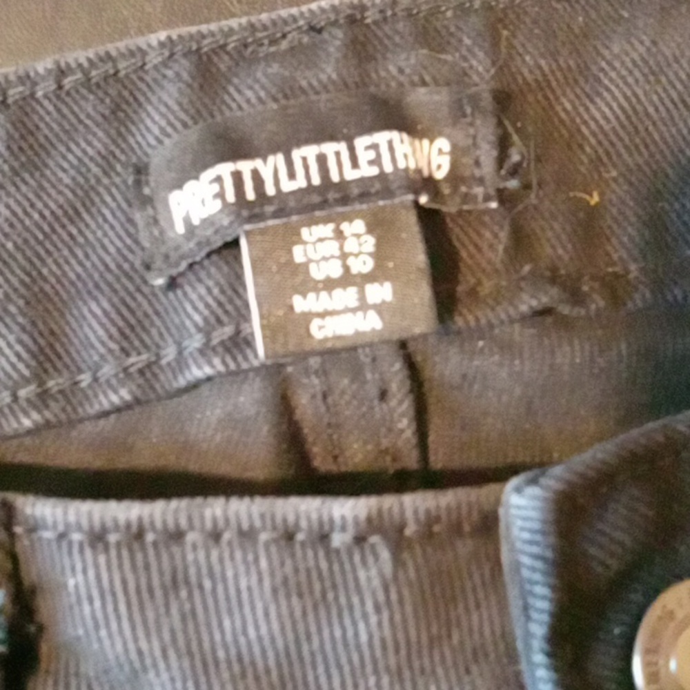 PRETTY LITTLE THING BLACK JEANS